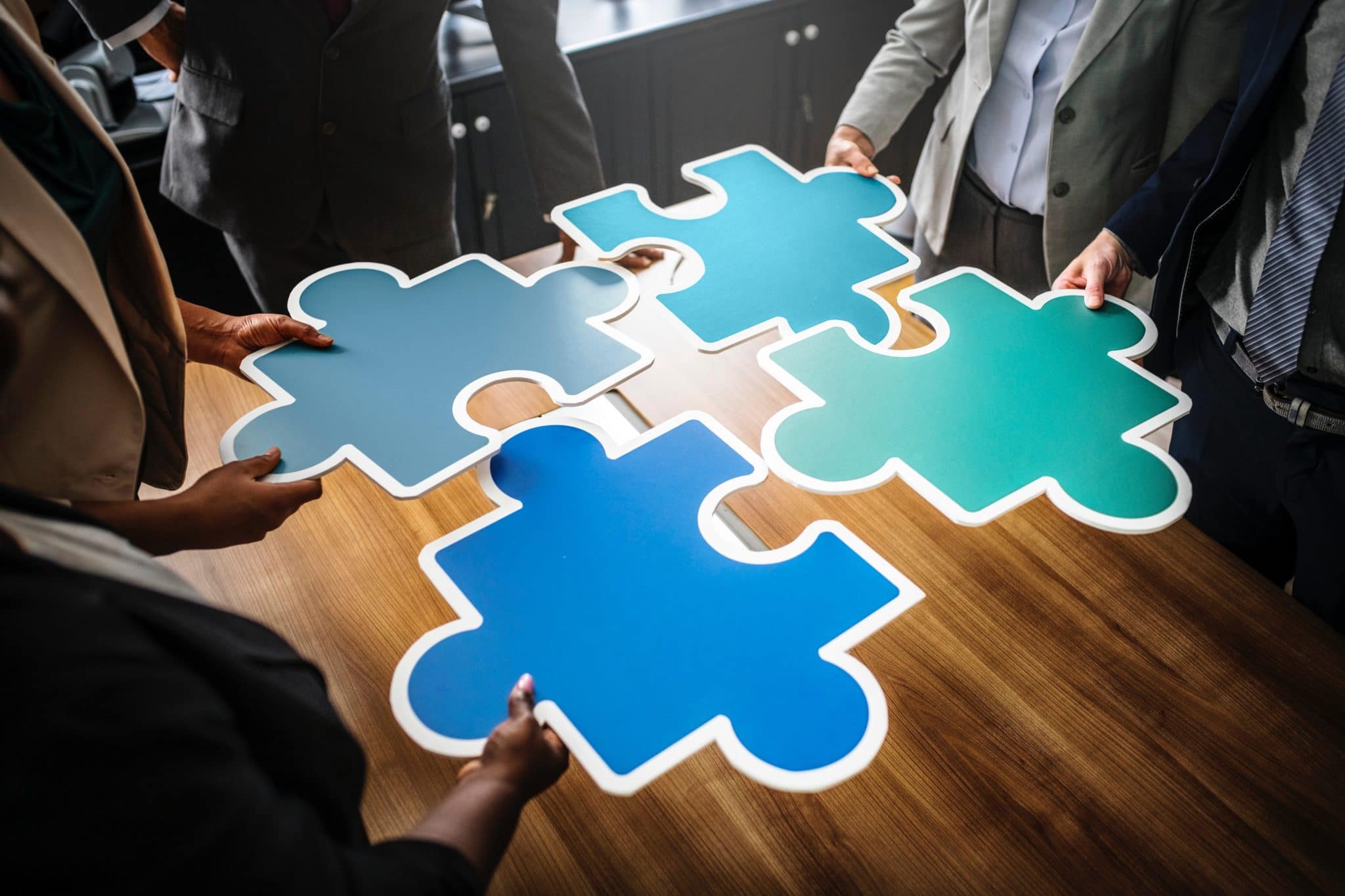 OEEC helpt met de oplossing Wij helpen je de puzzel op te lossen OEEC